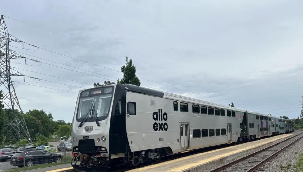 中國造！雙層不銹鋼列車在加拿大載客